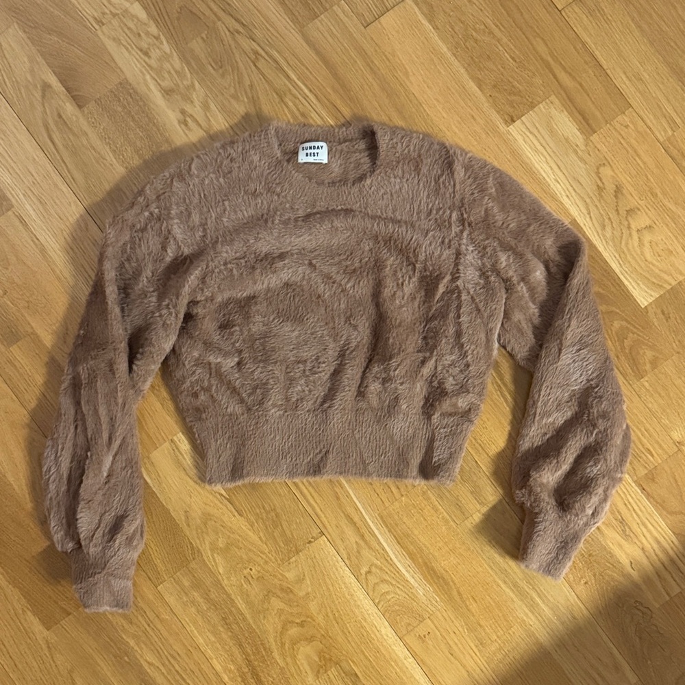 Aritzia Sunday Best Tan Cropped Sweater - Picture 1 of 1